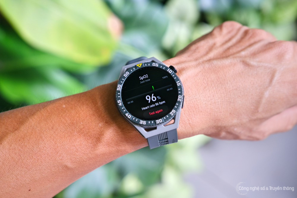 7 smartwatch giá dưới bốn triệu đồng
